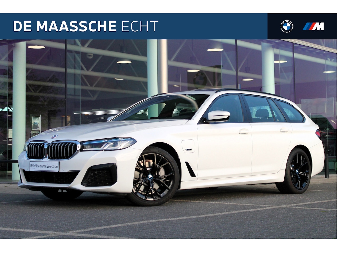 BMW 5-serie Touring - 530e xDrive High Executive M Sport Automaat / BMW M 50 Jahre uitvoering / Panoramadak / Sp - AutoWereld.nl