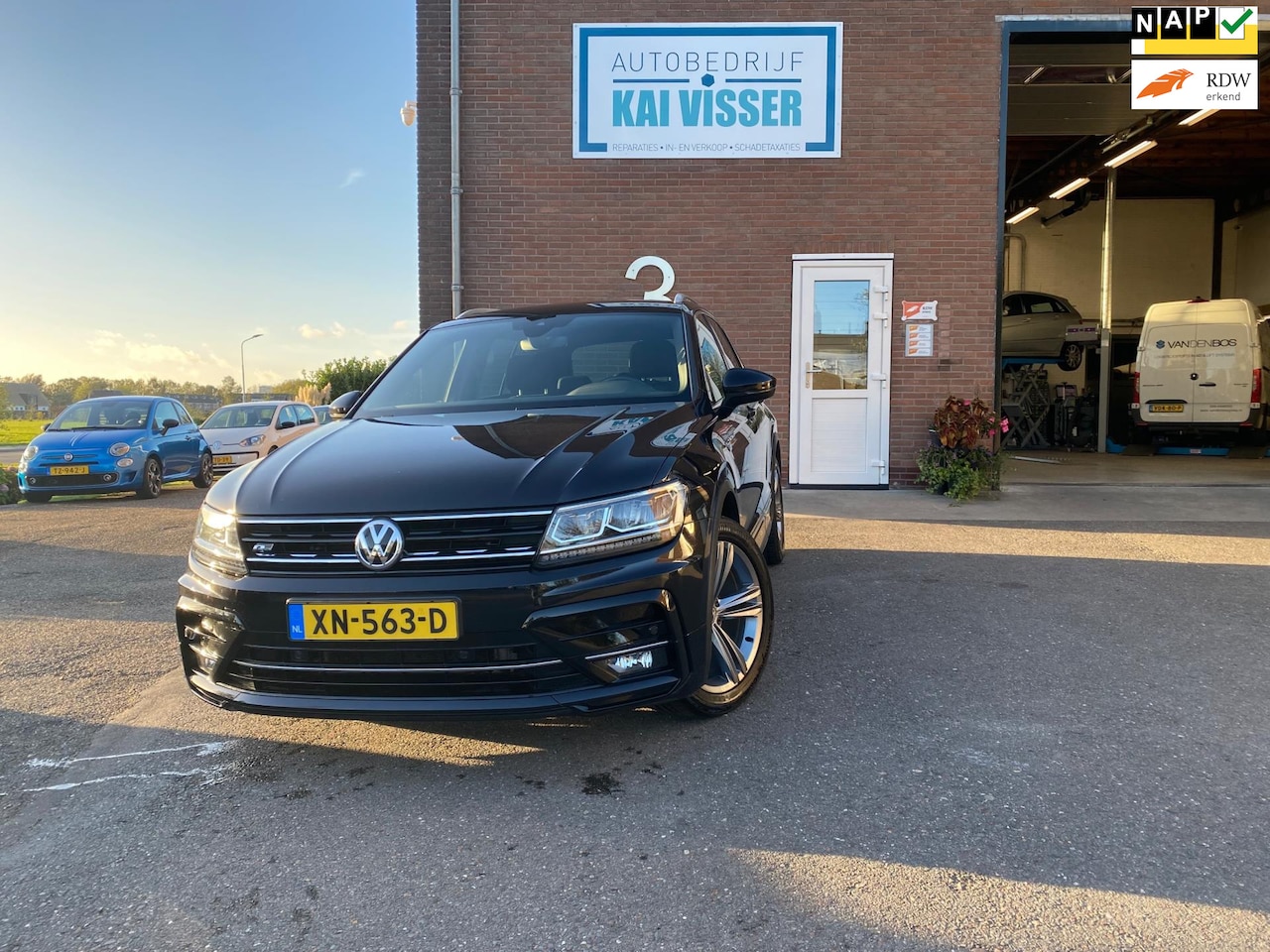 Volkswagen Tiguan - 1.5 TSI ACT Highline Business R / 1e eigenaar/ automaat - AutoWereld.nl