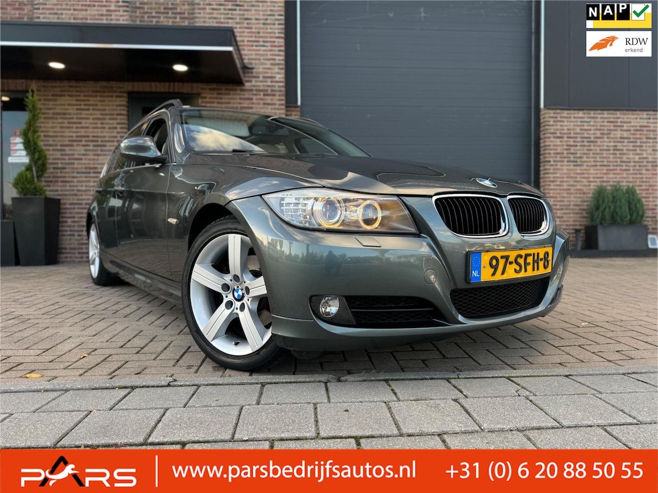 BMW 3-serie Touring - 318i LCI Business Line Automaat Panorama Dak Airco Cruise Control Elk.Ramen Leder. - AutoWereld.nl