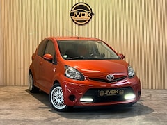 Toyota Aygo - 1.0 VVT-i Aspiration 5 - DEURS, AIRCO, LED, AUTOMAAT