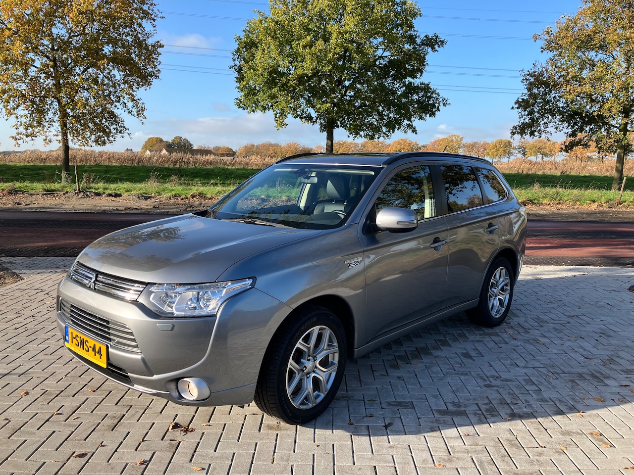 Mitsubishi Outlander - 2.0 PHEV instyle - AutoWereld.nl