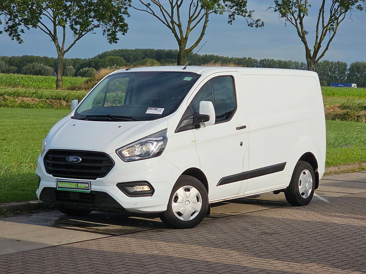 Ford Transit - 130 2.0 TDCI L2H1 2x zijdeur, automaat, airco, navi, pdc - AutoWereld.nl