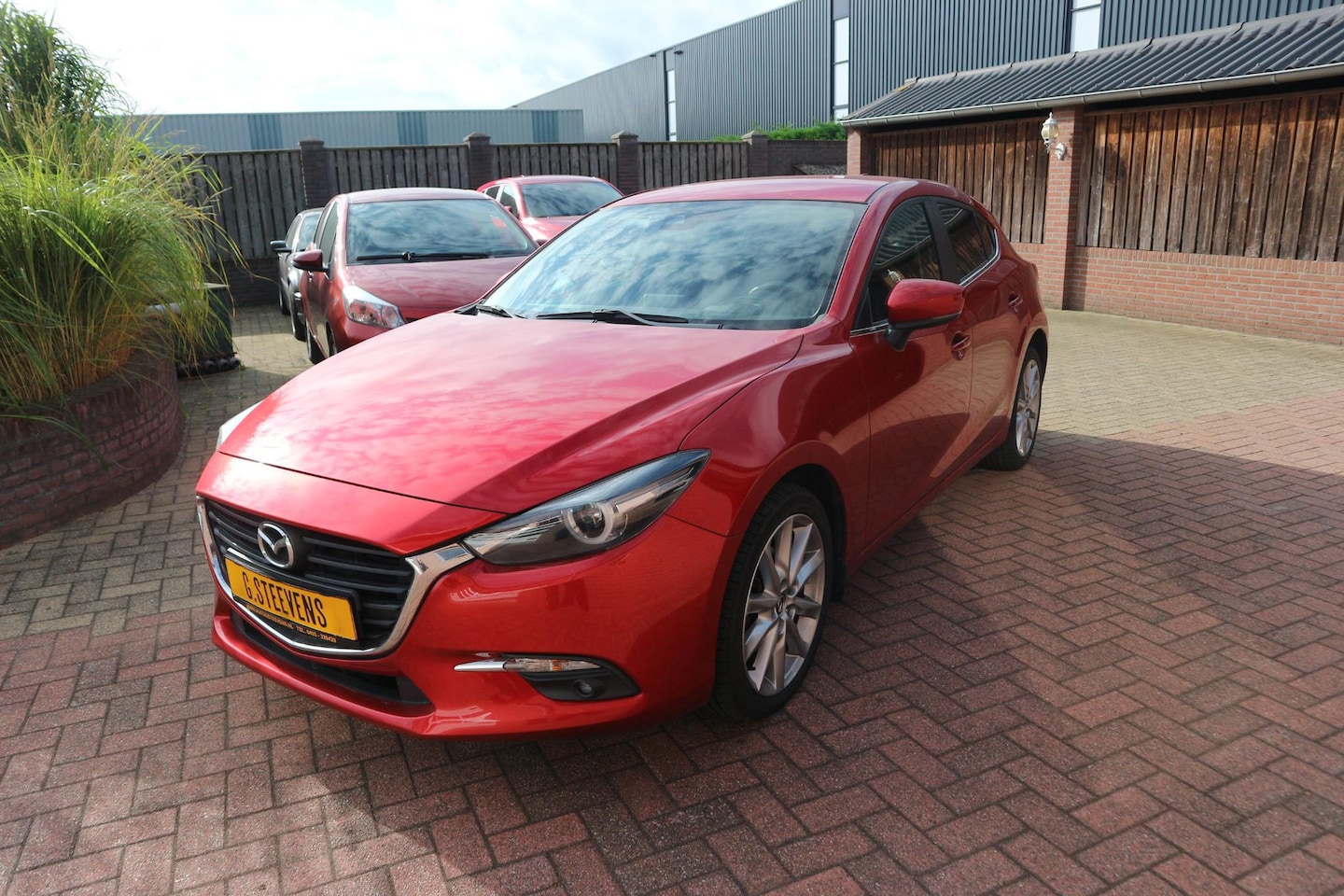 Mazda 3 - 2.0 SkyActiv-G 120 TS+ Navigatie - AutoWereld.nl