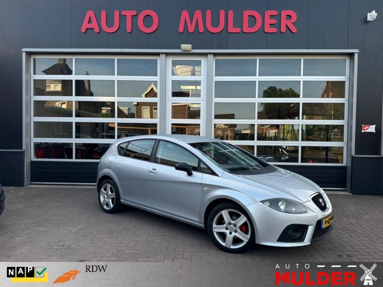 Seat Leon - 1.6 / CUPRA INTERERIEUR / NAVI! / RIJKLAAR! - AutoWereld.nl