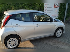 Toyota Aygo - 1.0 VVT-i x-play automaat