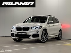 BMW X1 - sDrive20i M sport pakket | Pano | H&K | Headup | Leer