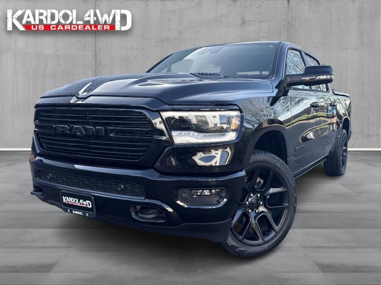 Dodge Ram 1500 - Laramie Night Edition Modeljaar "24 | BOMVOL!| Panoramadak elect. | Luchtvering | Virtual - AutoWereld.nl