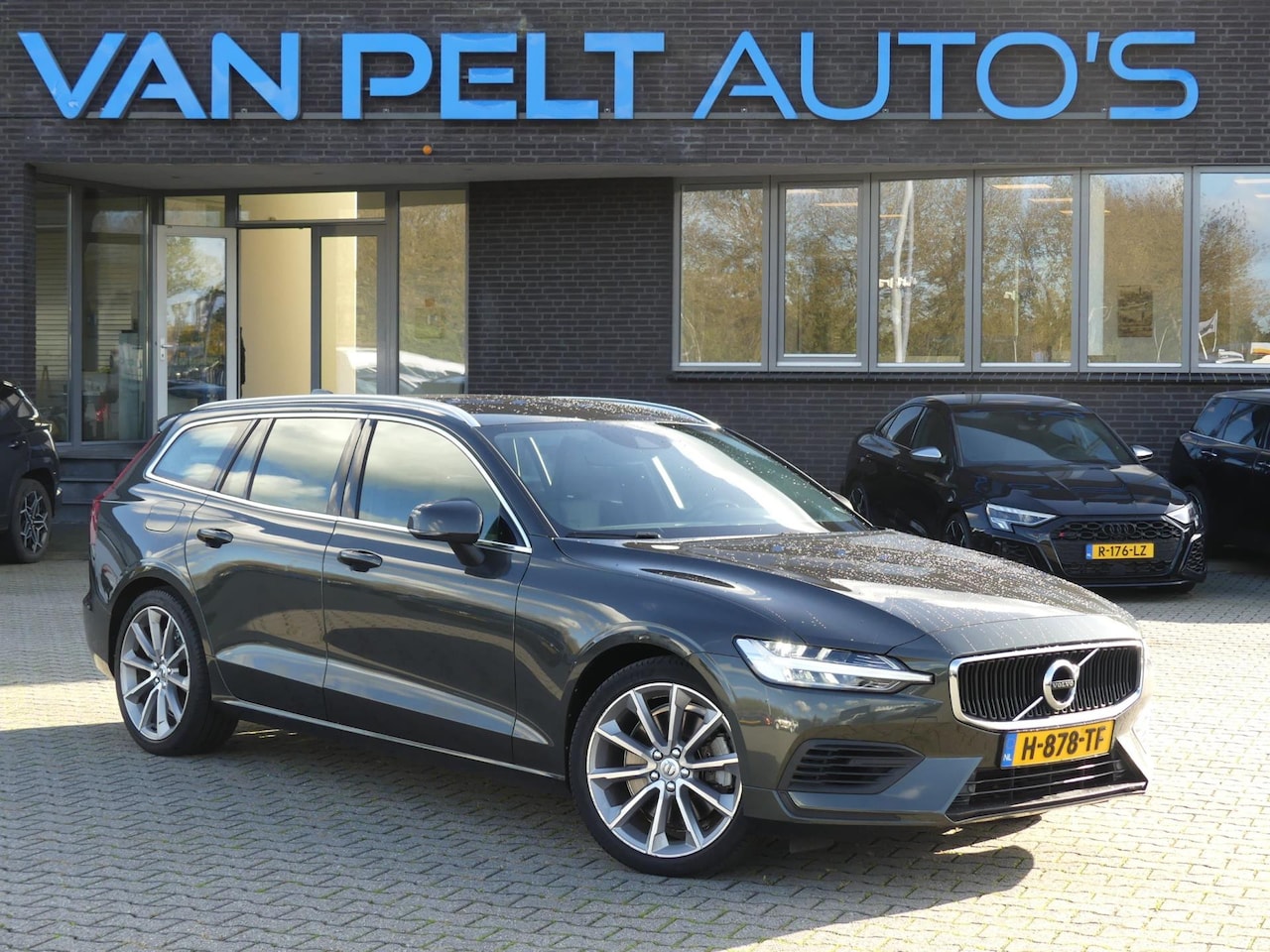 Volvo V60 - 2.0 T6 253PK Twin Engine AWD PHEV Geartronic Momentum Pro - AutoWereld.nl