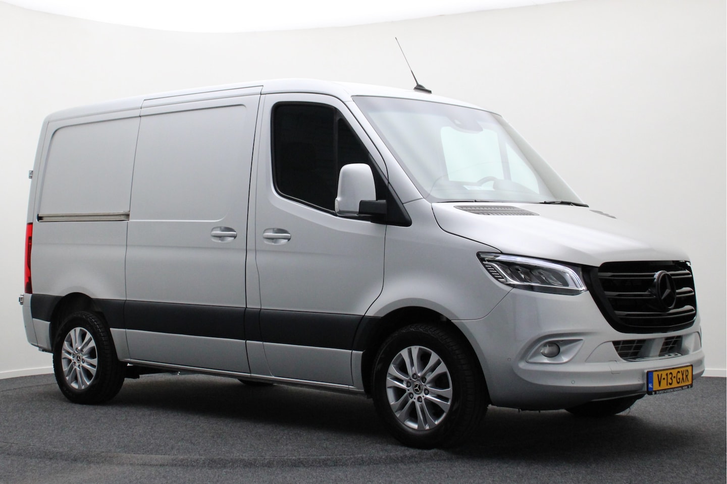 Mercedes-Benz Sprinter - 314 CDI Aut. L1H1 ACC, Camera, Apple Carplay, Bluetooth, LED, Verwarmde Voorruit - AutoWereld.nl