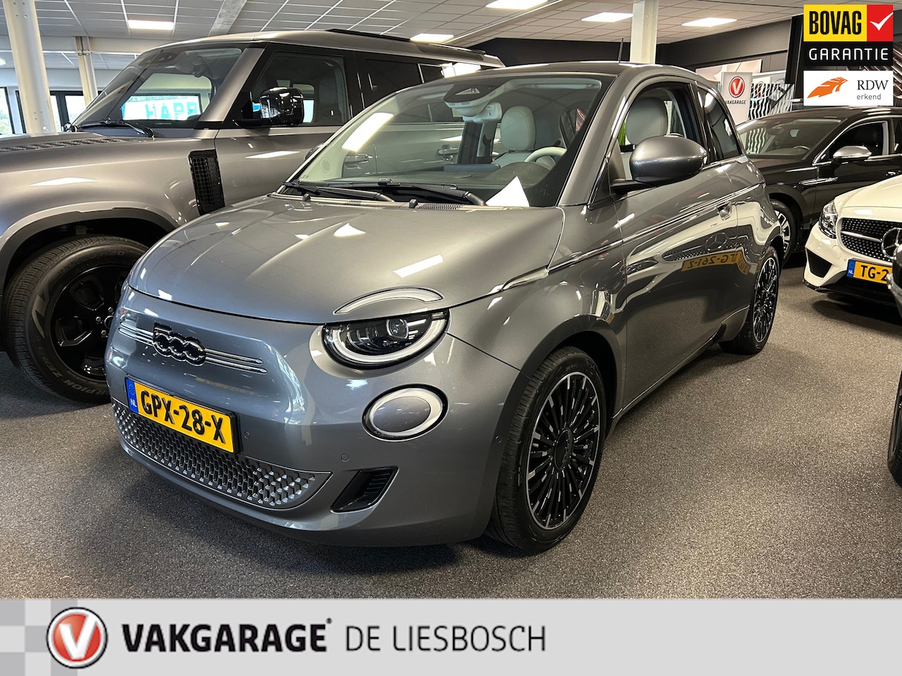 Fiat 500 - La Prima 42 kWh / panorama-dak / leder / navigatie / camera / teruggaaf €2000,- - AutoWereld.nl