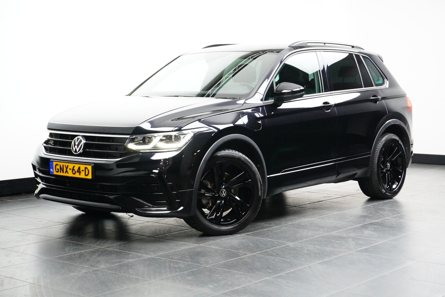 Volkswagen Tiguan - 1.4 TSI 245PK eHybrid R-Line Business| BLACKSTYLE| PAN-DAK| Head-Up| - AutoWereld.nl