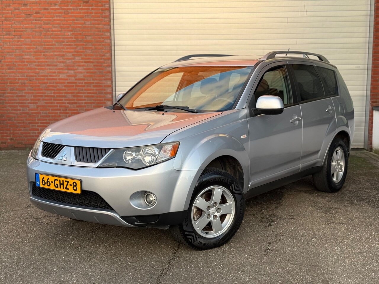 Mitsubishi Outlander - 2.4 Intro Edition 2WD| AIRCO| NAP| SCHAKEL - AutoWereld.nl