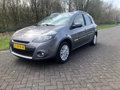 Renault Clio Estate - TCE 100 Collection met nieuwe apk