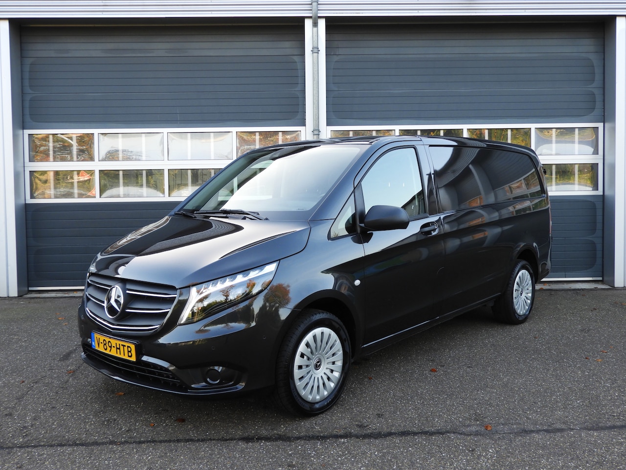 Mercedes-Benz Vito - 116 CDI Lang AUT | LED | LEER | 3.000 KG. - AutoWereld.nl