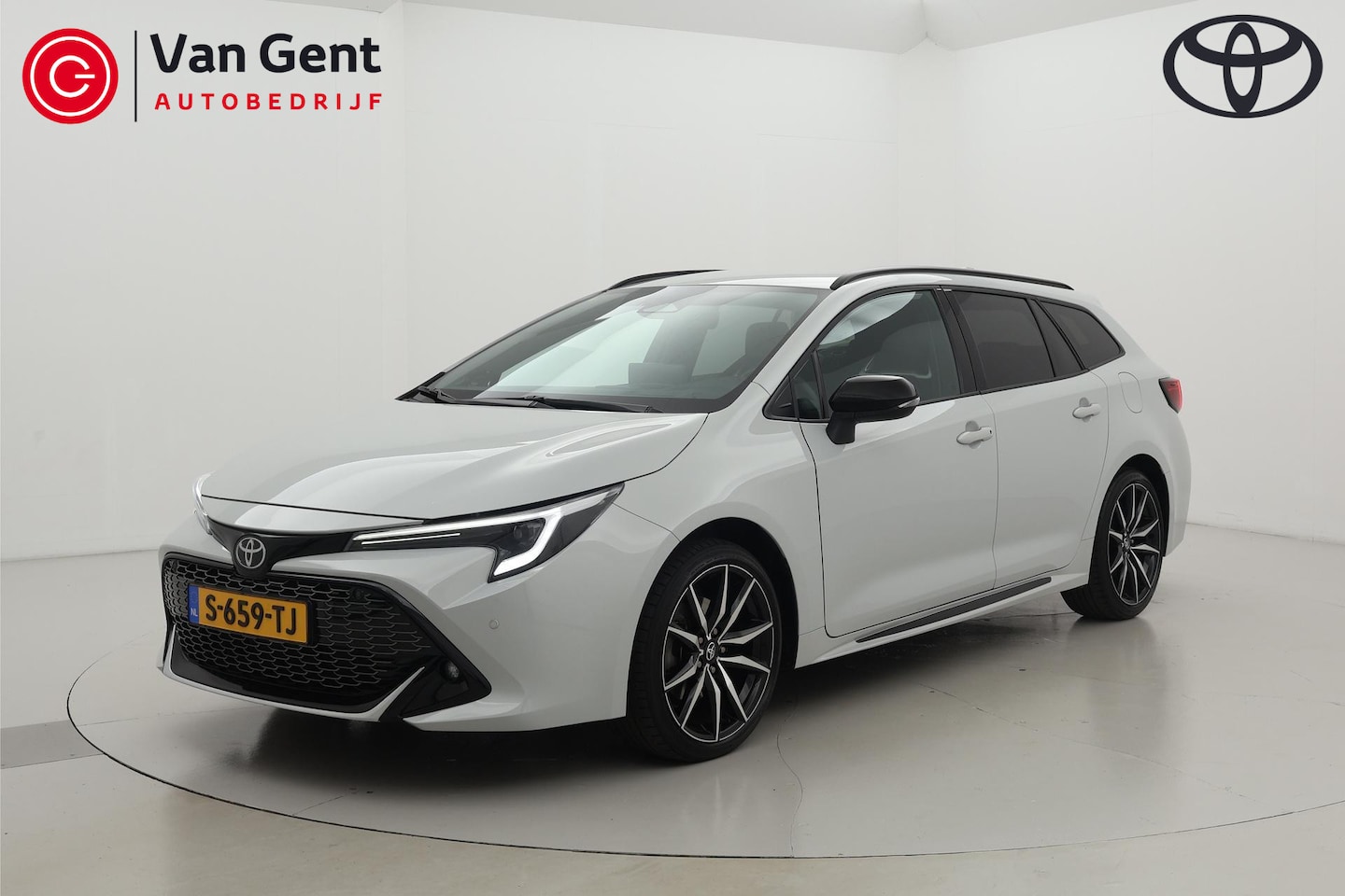 Toyota Corolla Touring Sports - Hybrid 200 GR Sport Plus Dodehoek JBL Trekhaak - AutoWereld.nl