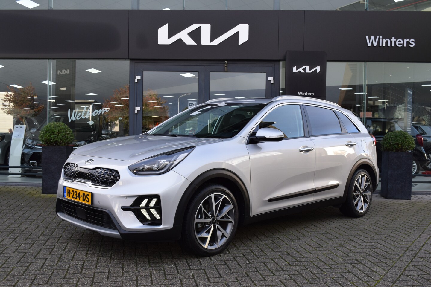 Kia Niro - 1.6i-16V Hybrid ExecutiveLine DCT6/Autom. ECC Cr.Control-Adapt. Leder+Verw.+Koeling SK-dak - AutoWereld.nl