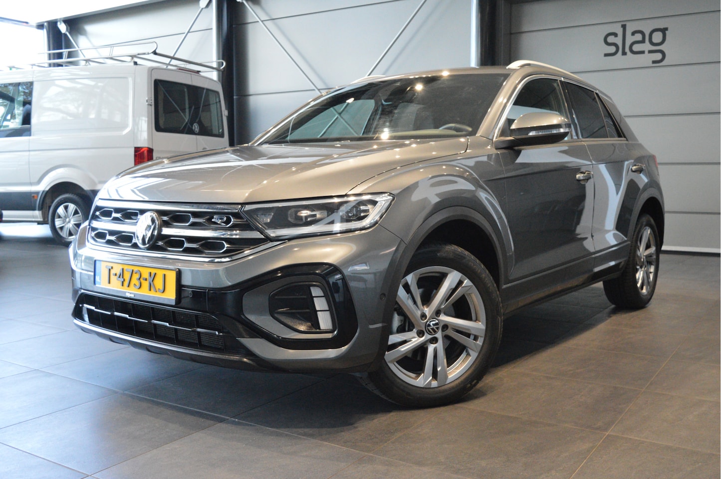 Volkswagen T-Roc - 1.5 TSI 2X R-LINE navi clima camera led pdc 17 inch 150 pk !! - AutoWereld.nl