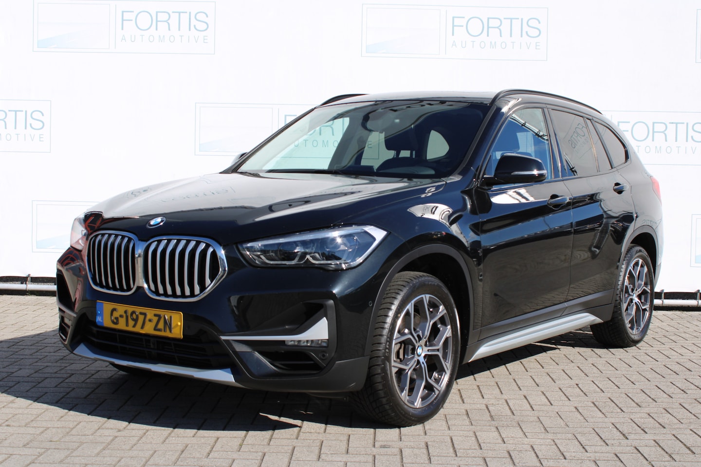 BMW X1 - sDrive20i High Executive NL AUTO | LEDER | PANO | CAMERA | - AutoWereld.nl