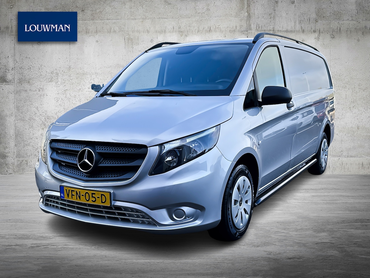 Mercedes-Benz Vito - 111 CDI Lang Trekhaak Betimmering Airco Bluetooth NAP Brilliant Silver Metallic - AutoWereld.nl