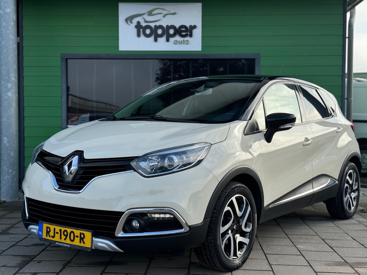 Renault Captur - 0.9 TCe Helly Hansen / Camera / Navigatie / - AutoWereld.nl