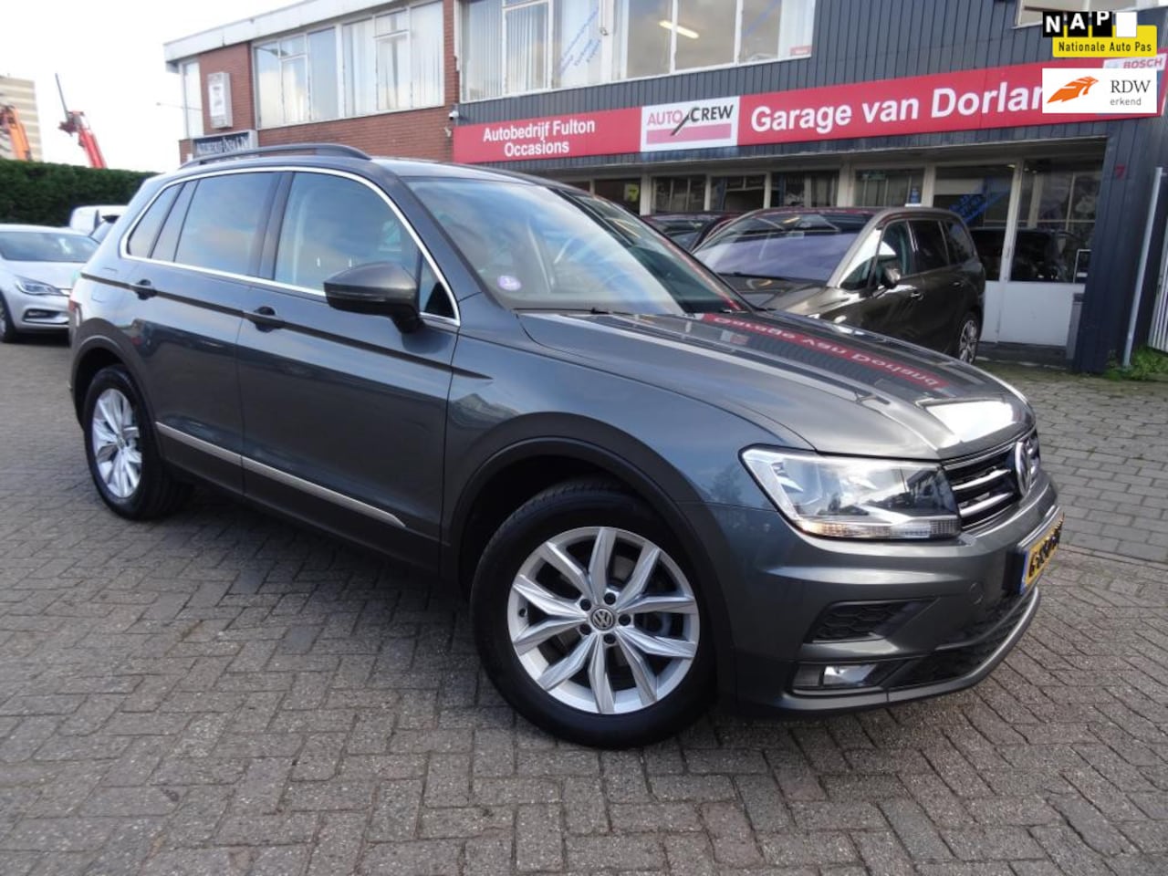 Volkswagen Tiguan - 1.5 TSI ACT Comfortlin/Automaat/Navi/trekhaak - AutoWereld.nl