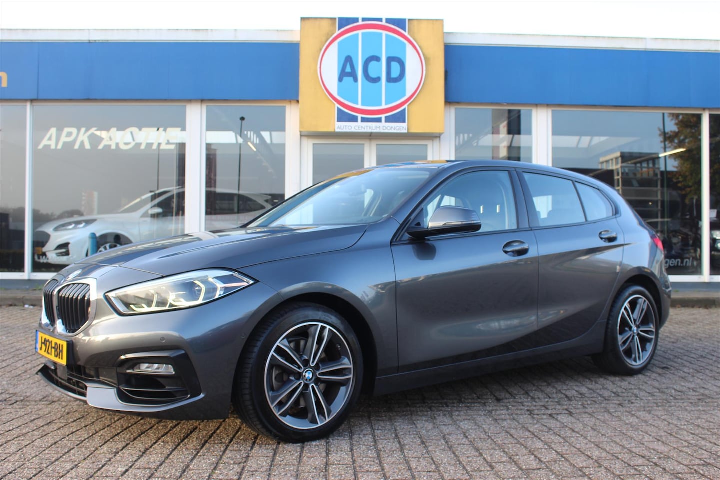 BMW 1-serie - (f40) 118i 140pk Aut High Executive Edition Sport | Leder | Apple Carplay | Camera | - AutoWereld.nl