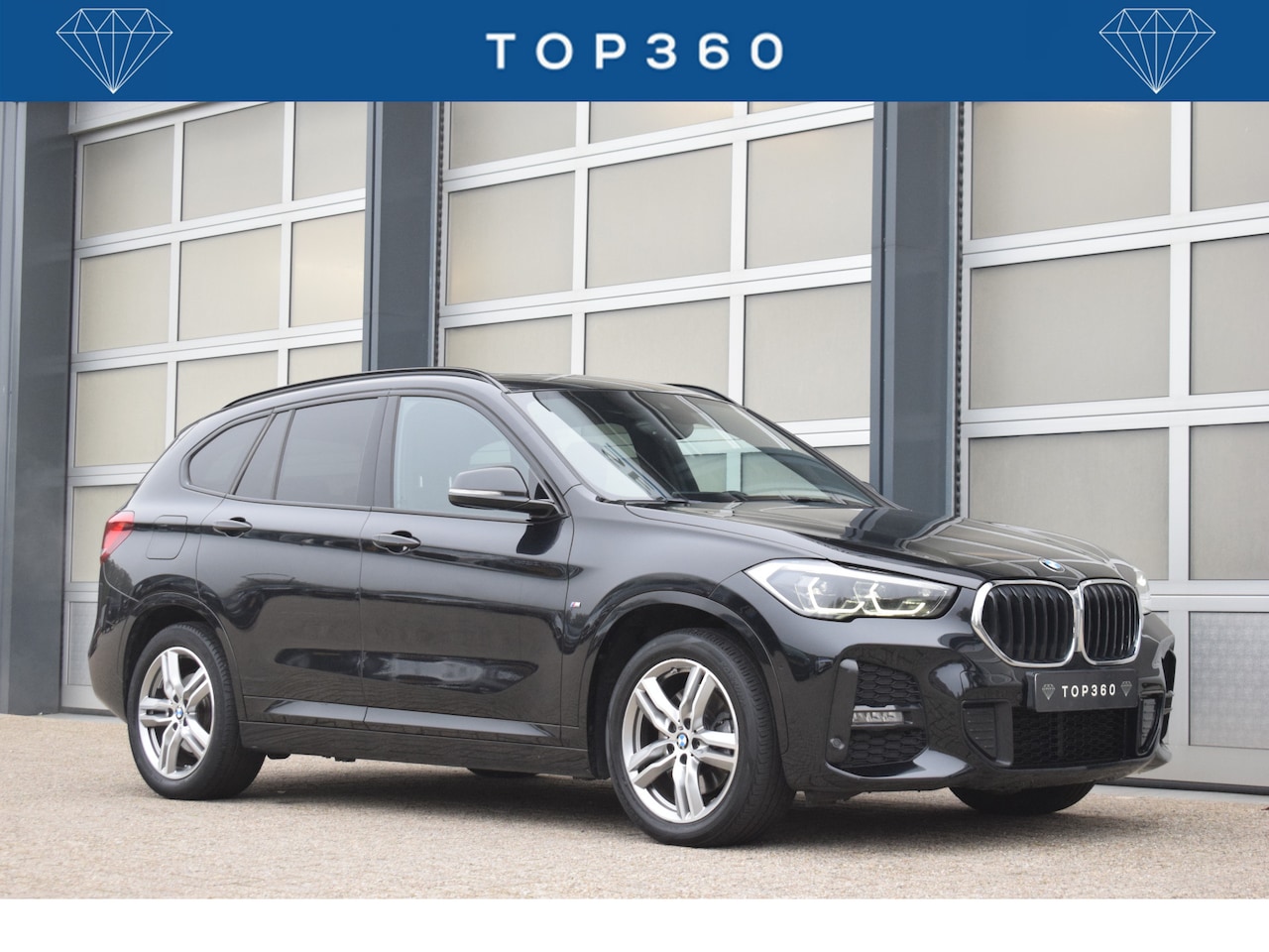 BMW X1 - xDrive25e High Executive M-Sport Pano | Leer | Apple Carplay | HUD - AutoWereld.nl