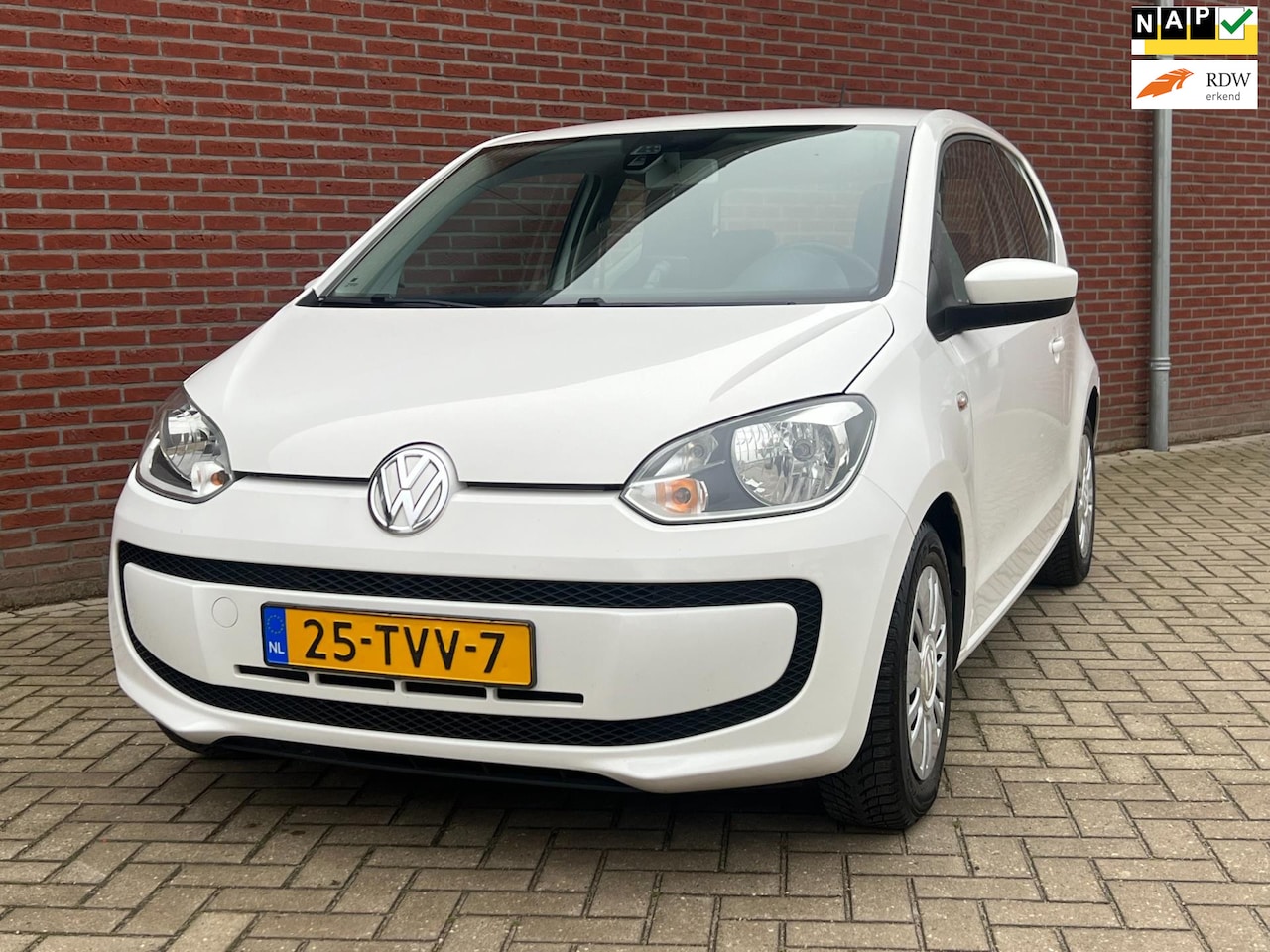 Volkswagen Up! - 1.0 move up! BlueMotion / NAP / Airco / Navigatie - AutoWereld.nl