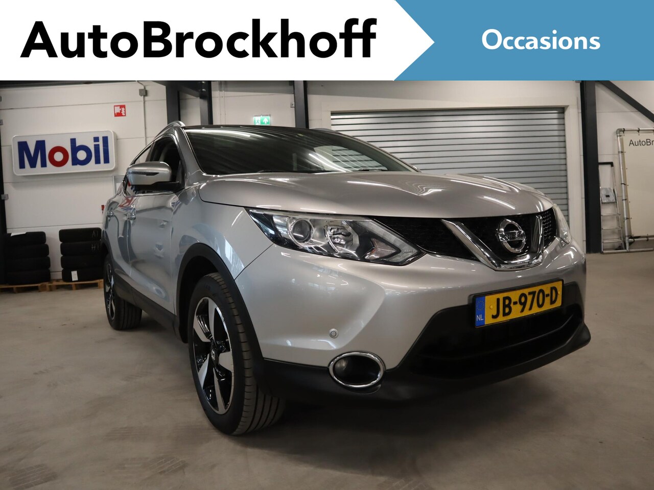 Nissan Qashqai - 1.2 N-Connecta Panorama dak | Trekhaak | Lichtmetalen velgen | Camera's | Navigatie | Crui - AutoWereld.nl