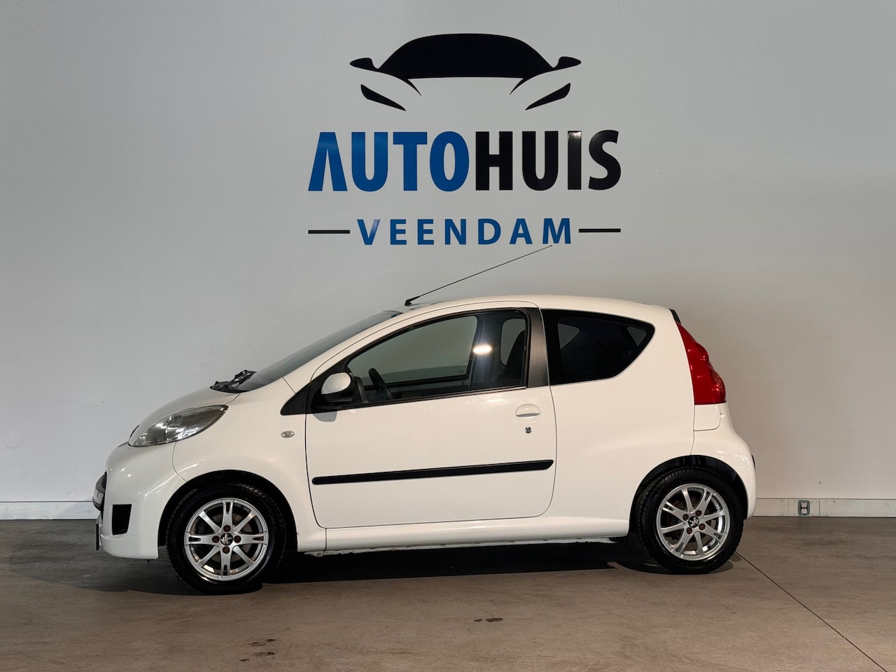 Peugeot 107 - 1.0-12V XS 1.0-12V XS - AutoWereld.nl