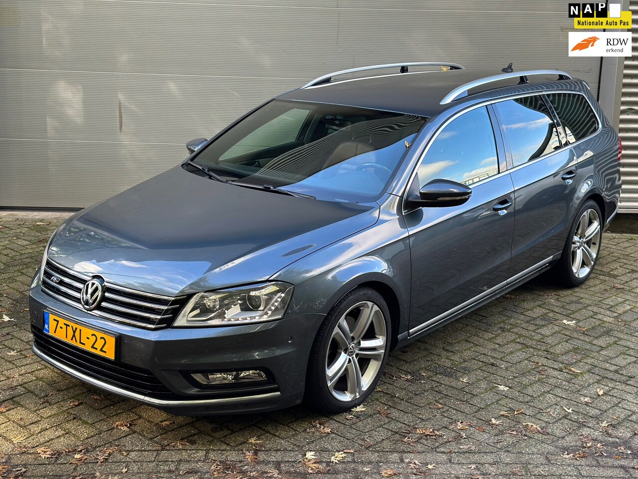 Volkswagen Passat Variant - 1.4 TSI R-Line Executive Edition l Climate l Volleder l Volledig Onderhouden l Keyless l - AutoWereld.nl