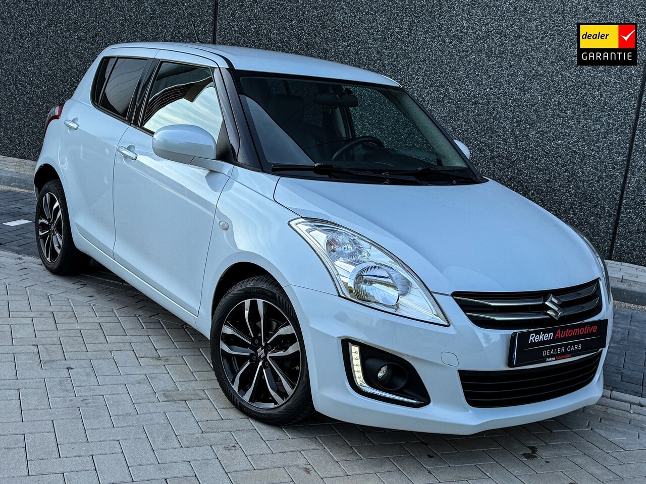 Suzuki Swift - 1.2 X-tra led 5dr Cruise airco 16Inch Nieuwstaat - AutoWereld.nl