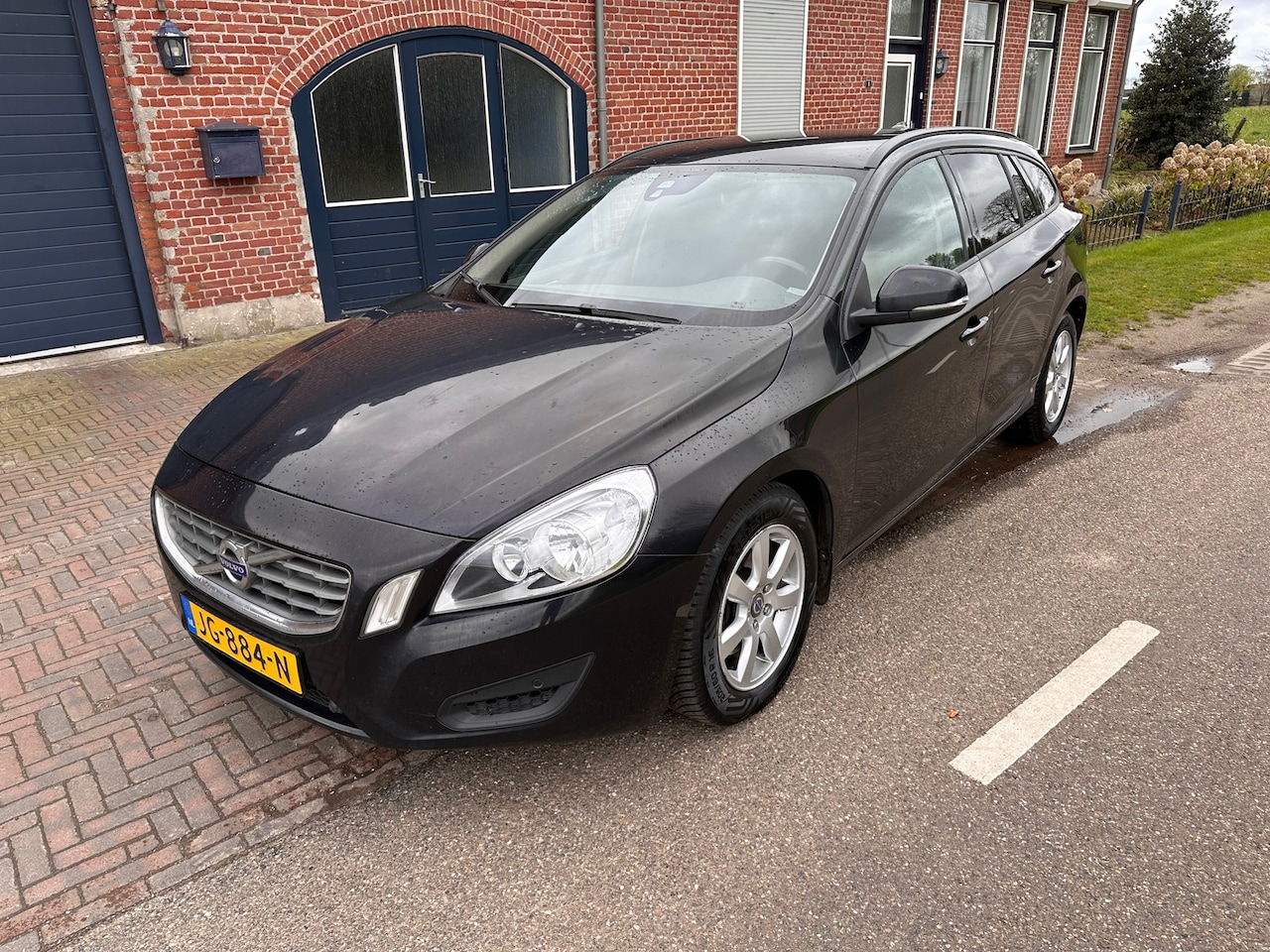 Volvo V60 - 1.6 DRIVe Kinetic apk t/m 11-03-2025 - AutoWereld.nl