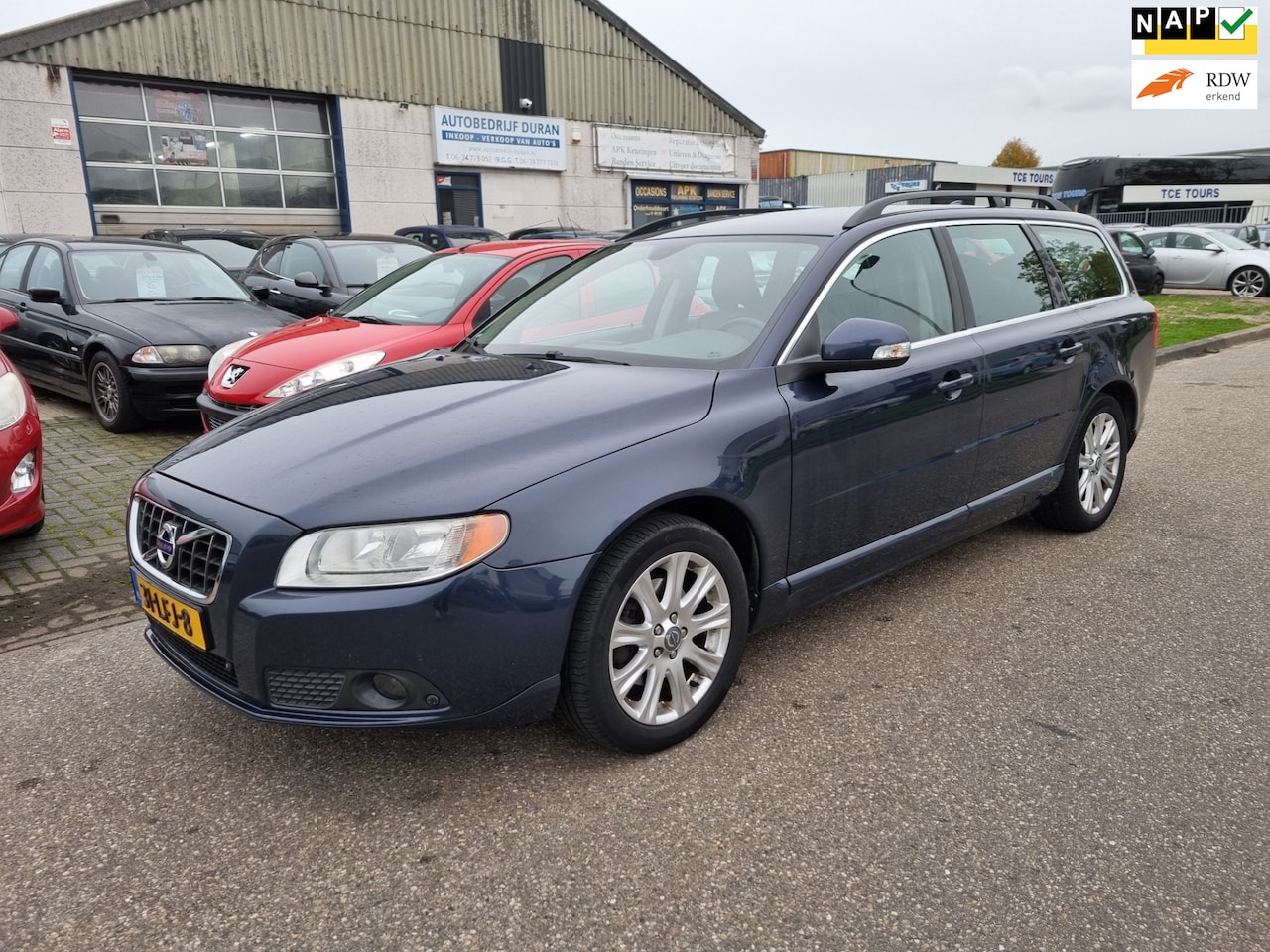 Volvo V70 - 2.4D Momentum Automaat Bj:2010 NAP! - AutoWereld.nl