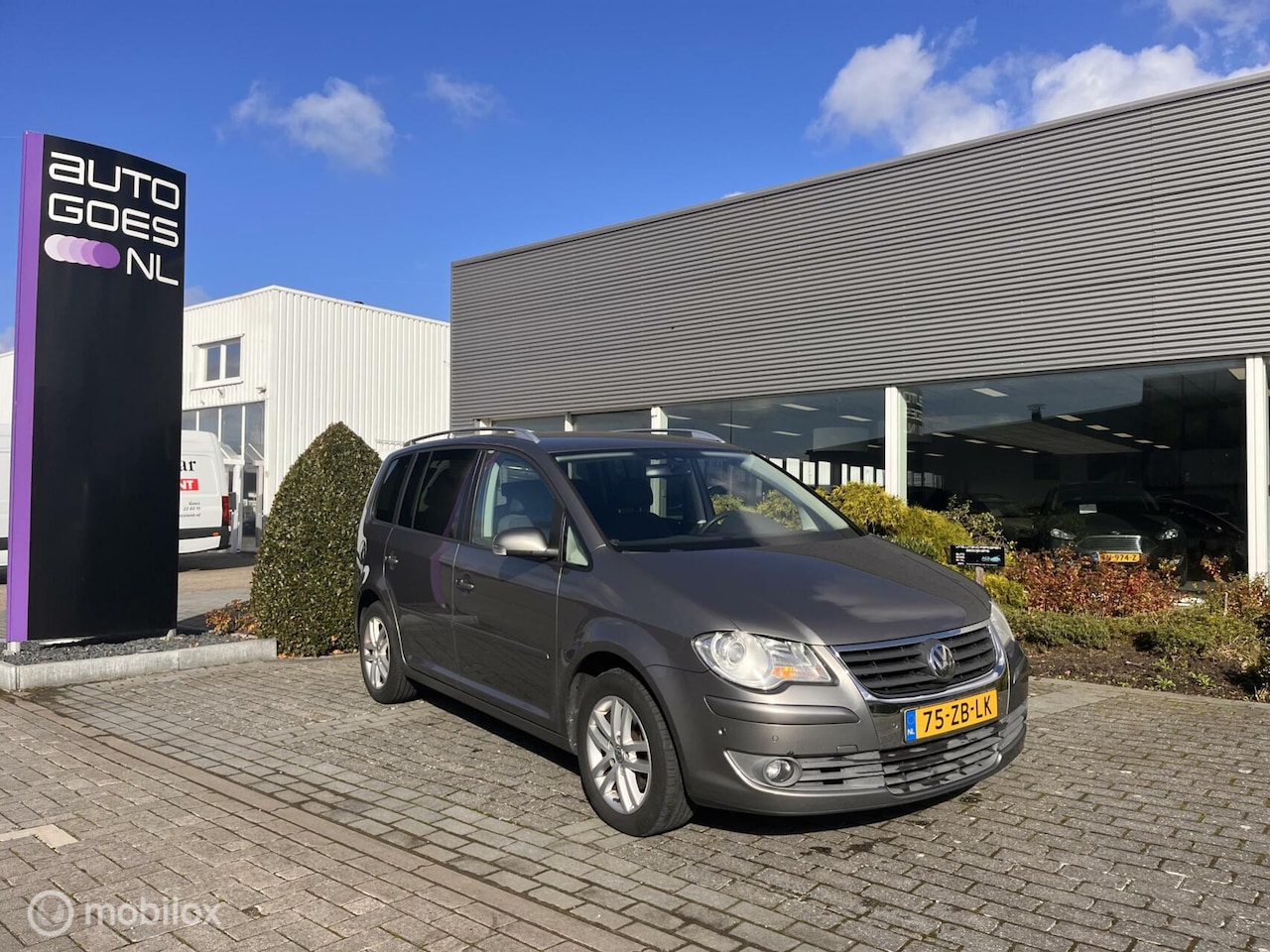 Volkswagen Touran - 1.4 TSI Highline Business Navi Trekhaak - AutoWereld.nl