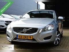 Volvo V60 - 2.4 D6 AWD Plug-In Hybrid Pure Limited|Leder|Nap