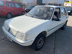 Peugeot 205 - 1.1 Colorline