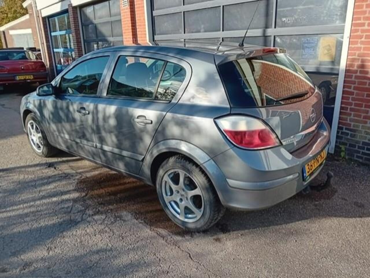 Opel Astra - 1.6 Enjoy AIRO, TREKHAAK NW APK - AutoWereld.nl