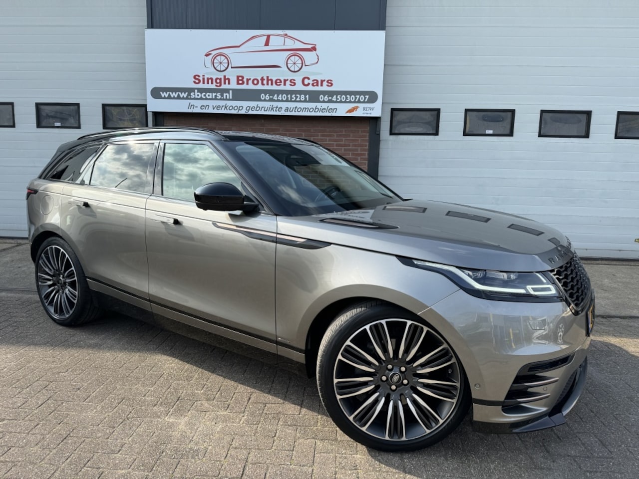 Land Rover Range Rover Velar - 2.0 P300 AWD R-DYNAMIC HSE VOL!! - AutoWereld.nl