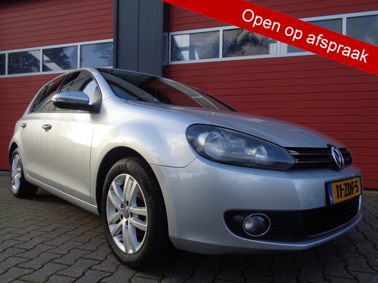 Volkswagen Golf - 1.2 TSI Highline BlueMotion 105PK Clima Cruise Navi 6-BAK LMV Trekhaak NL-Auto - AutoWereld.nl