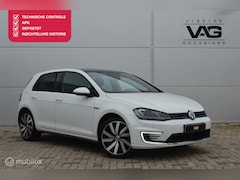 Volkswagen Golf - 1.4 TSI GTE Pano Trekhaak LED Leer PDC 3e Eigenaar