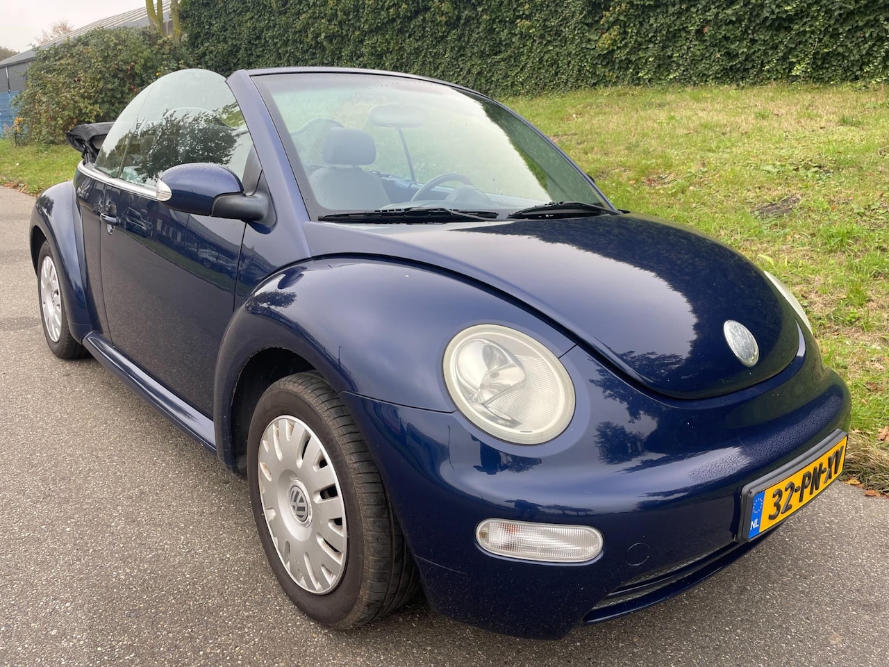 Volkswagen New Beetle Cabriolet - 2.0 Highline - Nette auto! - Yountimer - Elektrische kap - AutoWereld.nl