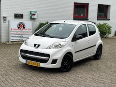 Peugeot 107 - 1.0 12V 68PK XS 5D/ Airco/ Origineel NL/ All season banden/ Lichtmetalen velgen/ Centrale