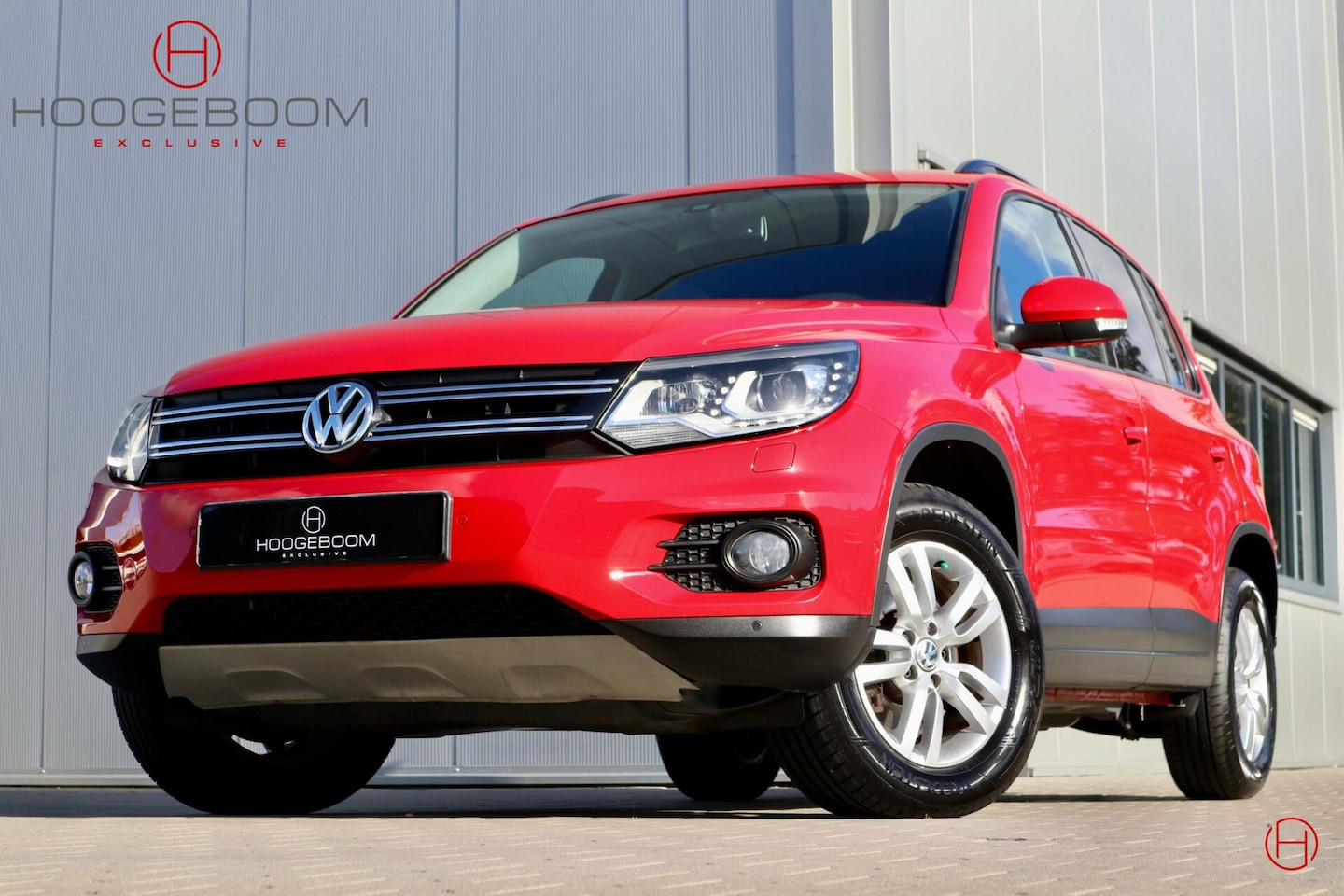 Volkswagen Tiguan - 2.0 TDI 140 PK Track&Field 4Motion / DSG automaat / Camera / Xenon / 1e eigenaar - AutoWereld.nl