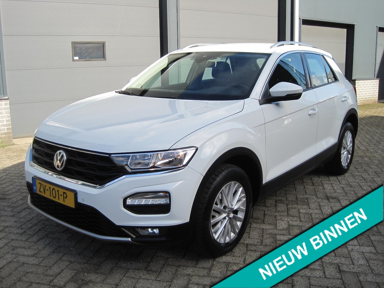 Volkswagen T-Roc - 1.0 TSI T-Roc Style Business Carplay Navi/Ecc/Cam/Pdc - AutoWereld.nl