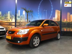 Kia Rio - 1.4 X-tra/ AIRCO/ TREKHAAK/ APK