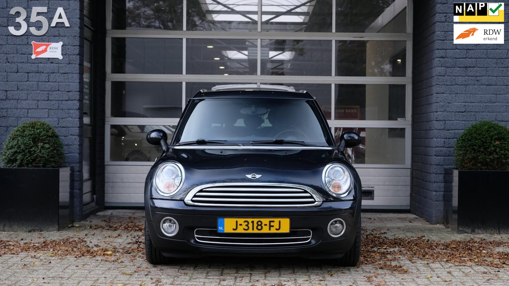 MINI Clubman - Mini 1.6 Cooper Cruise|Navi|Pano - AutoWereld.nl