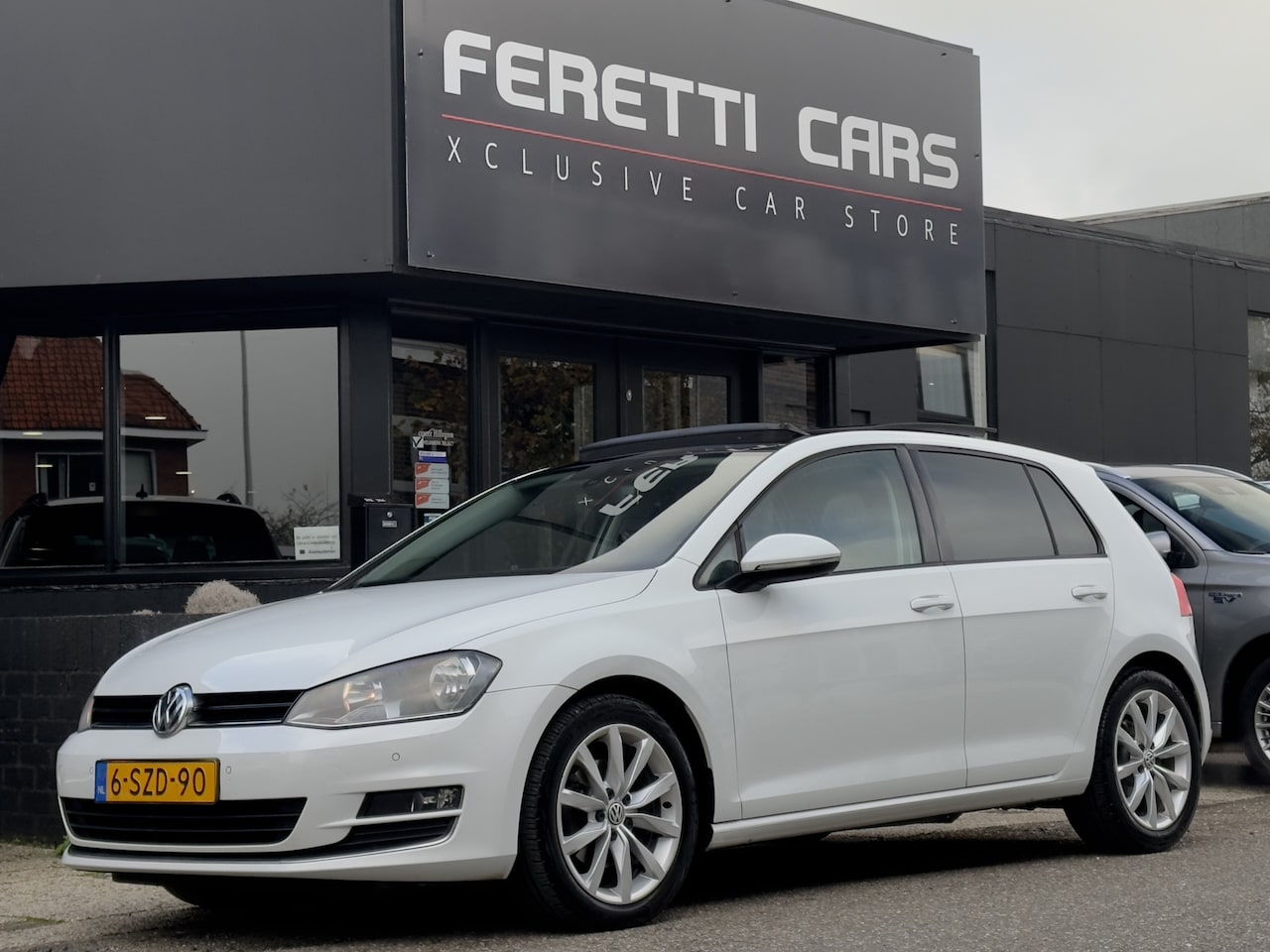 Volkswagen Golf - 1.2 TSI HIGHLINE PANODAK SPORTLEDER NAVI PARK-ASSIST LED LMV PDC - AutoWereld.nl