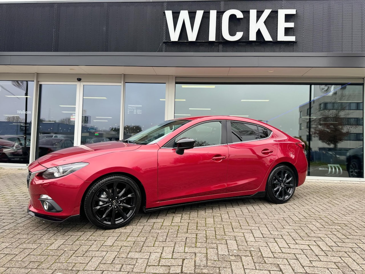 Mazda 3 - 2.0 SkyActiv-G 120 GT-M Navi Camera HeadUp Leder Xenon - AutoWereld.nl