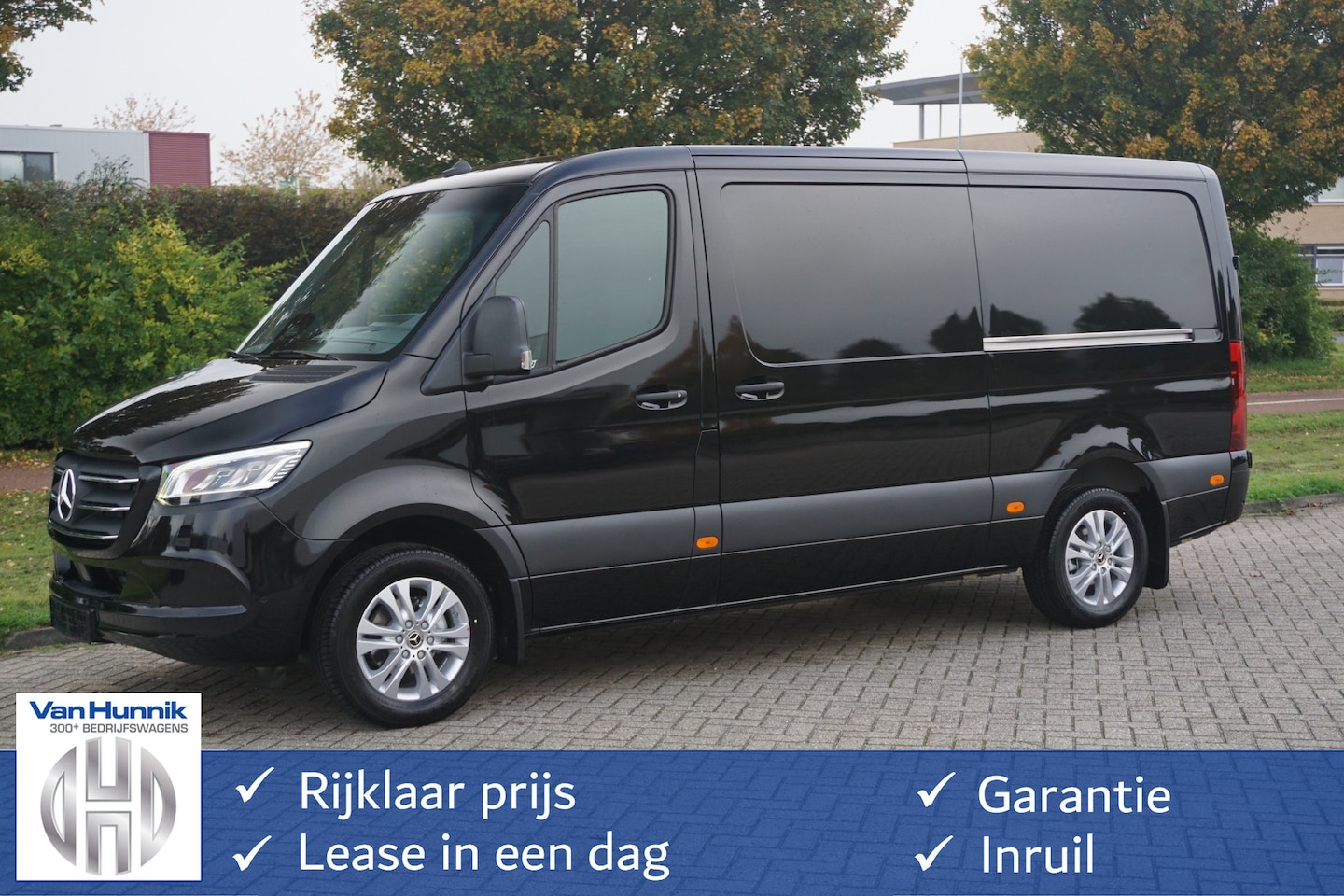 Mercedes-Benz Sprinter - 319CDI Select L2H1 10.25" Mbux, ACC, LED, 3.5T Trekhaak, 17" LM, 2x schuifdeur!! NR. R843* - AutoWereld.nl